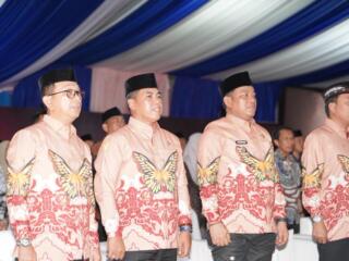 WAJO - Bupati Wajo Andi Rosman hadiri pembukaan Musabaqah Tilawatil Qur’an (MTQ) XXXIV tingkat Provinsi Sulawesi Selatan yang berlangsung di Lapangan Pallantikang, Kabupaten Maros, Sulawesi Selatan, Minggu (12/4/2026).