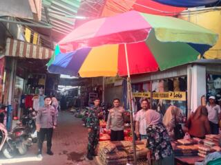 KEGIATAN PERSONIL POLSEK TEMPE LAKSANAKAN PATROLI DAN PENGAMANAN AKTIFITAS DI PASAR SENTRAL SENGKANG