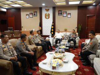 WAJO – Bupati Wajo Andi Rosman menerima kunjungan Kapolres Wajo AKBP Douglas Mahendrajaya di ruang kerja Bupati Wajo, Rabu (5/8/2026).